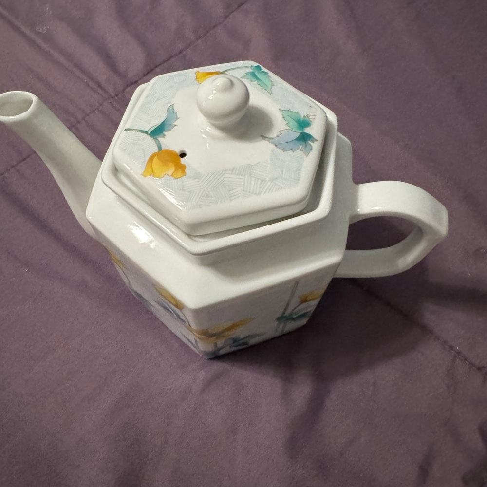 Floral Hexagonal Teapot